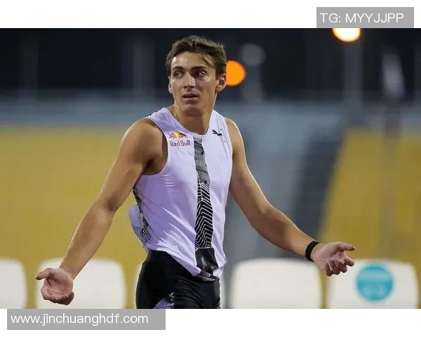 重庆网球队在钻石联赛中的默契配合展现出强大实力与团队精神